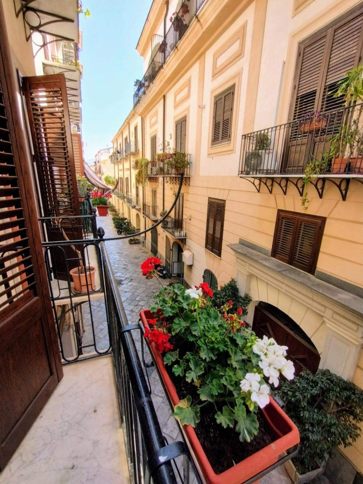 Domus Vetriera Apartment Palermo Exterior photo