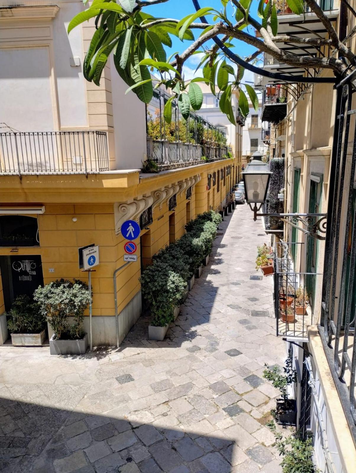 Domus Vetriera Apartment Palermo Exterior photo